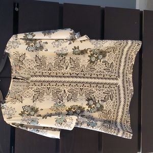 Short sleeved floral blouse